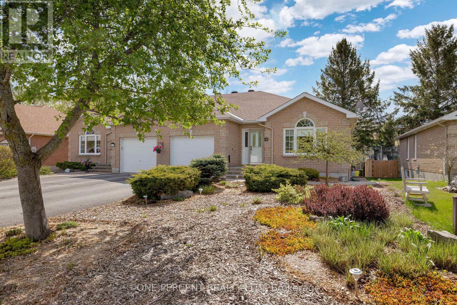 18 DR GORDON CRESCENT
