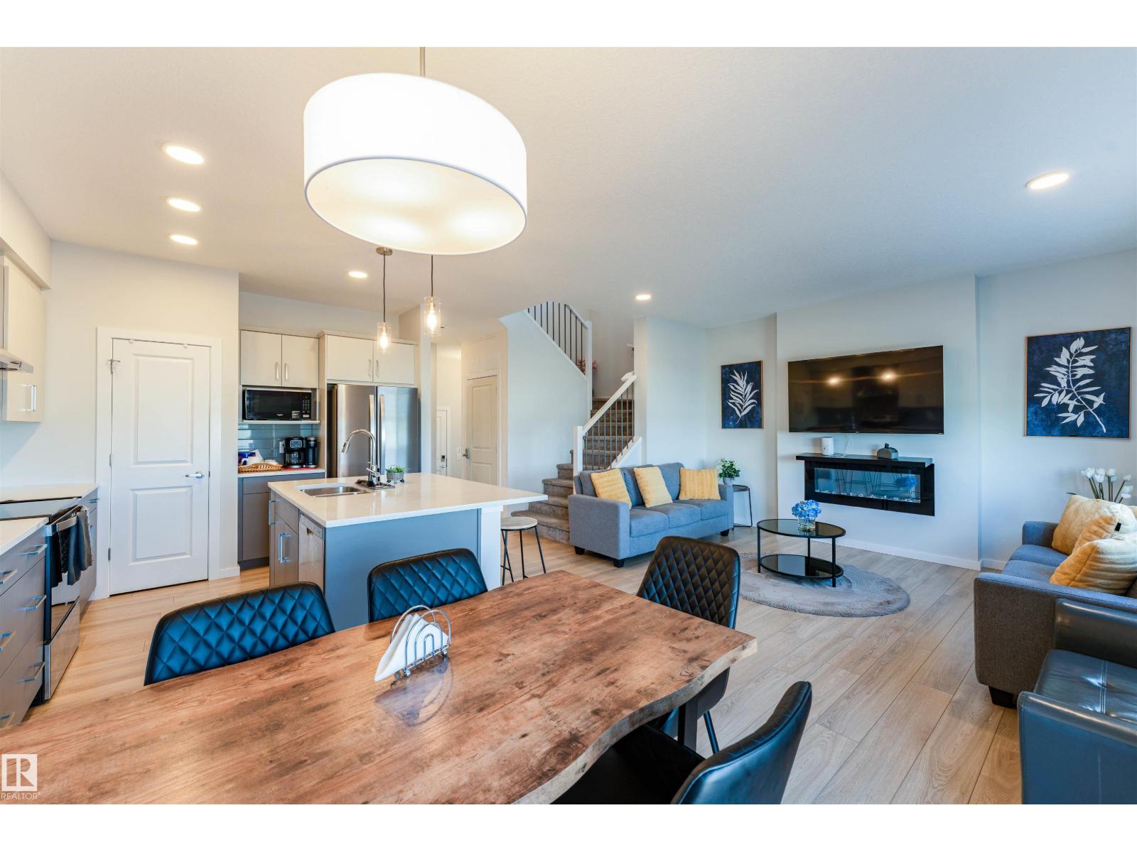 8426 228a ST NW NW