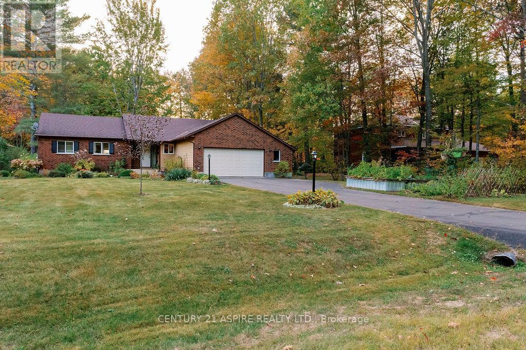 32 COUNTRY LANE