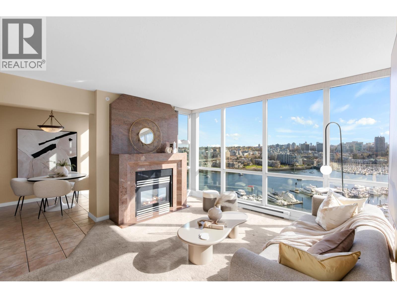 1703 1077 MARINASIDE CRESCENT