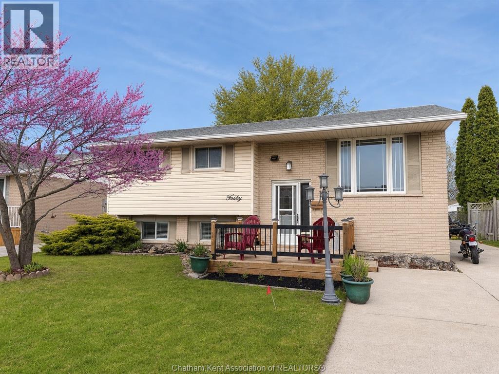 40 Thornhill CRESCENT