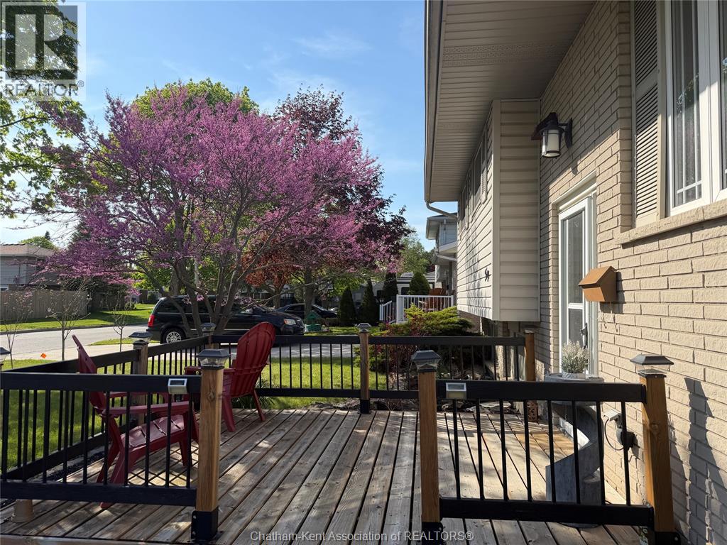 40 Thornhill CRESCENT