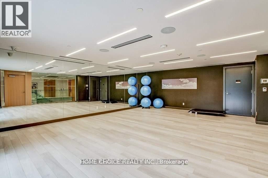 1403 - 101 ERSKINE AVENUE