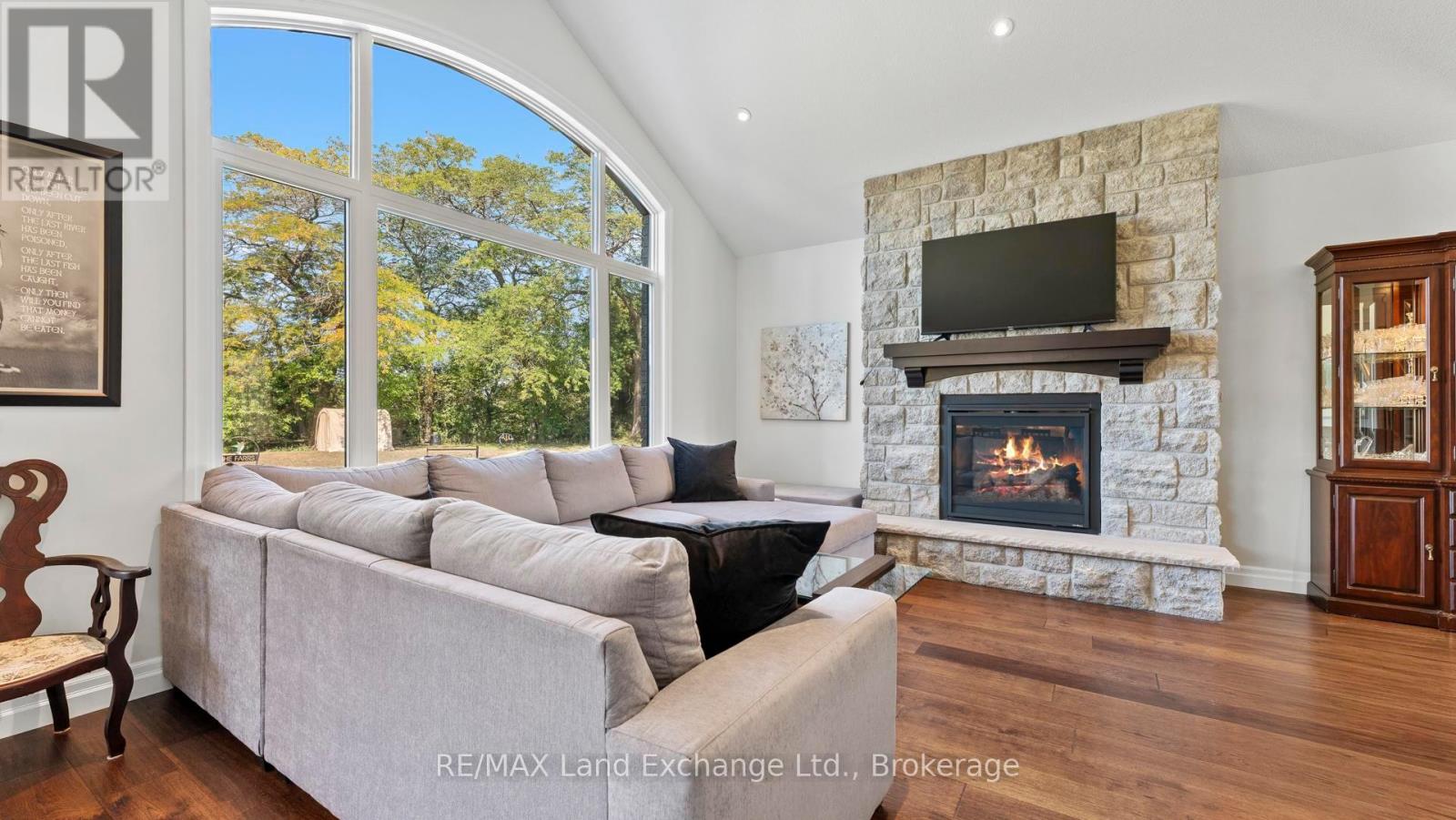 939 BOGDANOVIC WAY