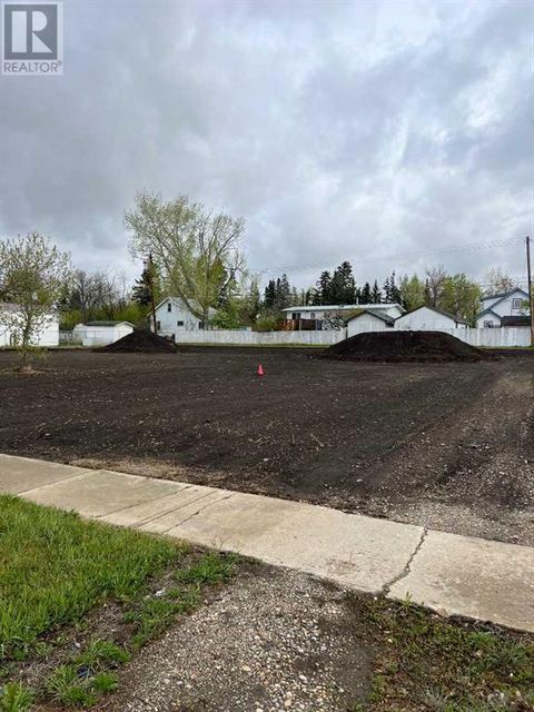 810 & 814 3rd Avenue Beaverlodge AB T0H0C0