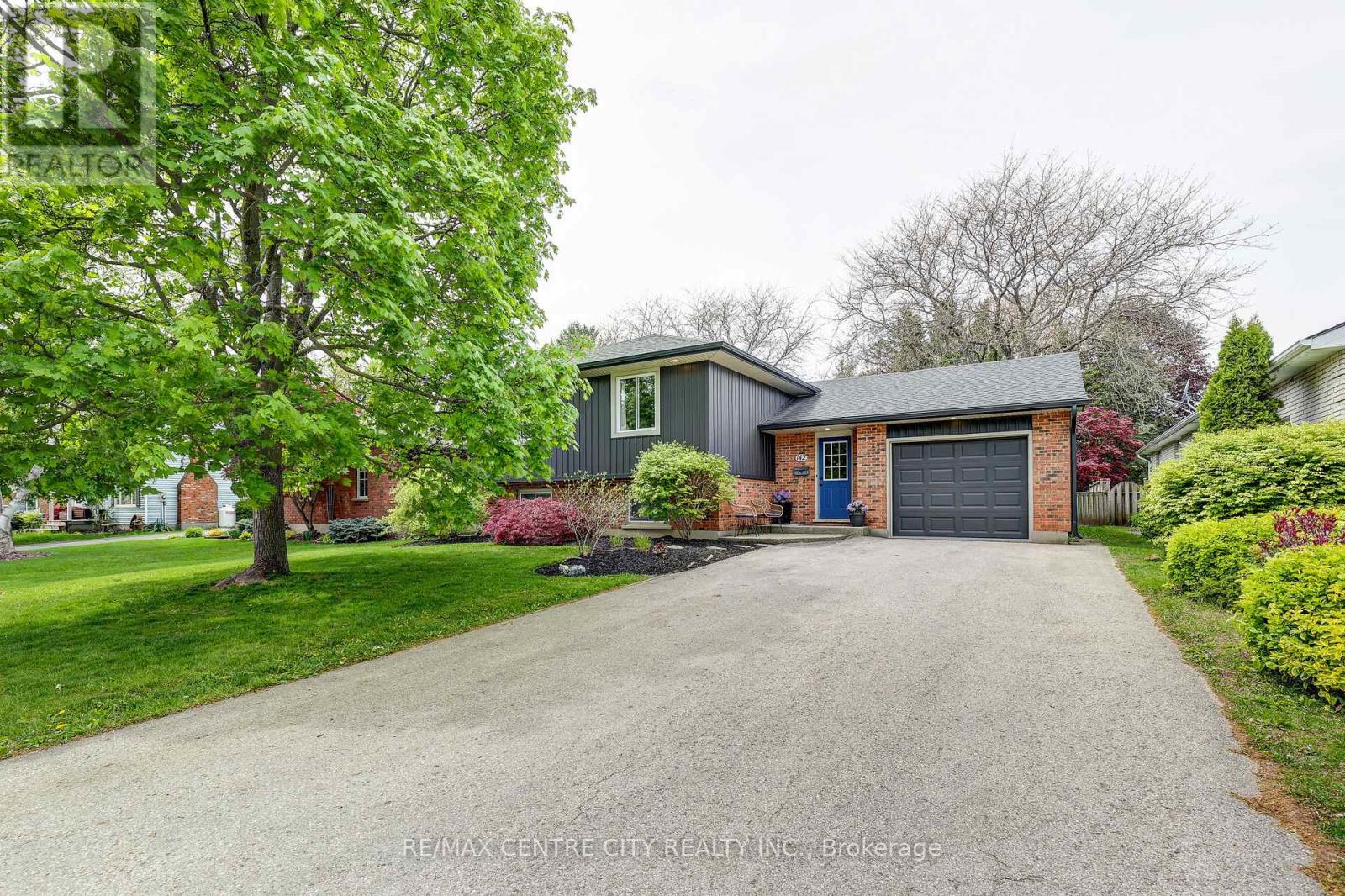 142 DUFFERIN STREET
