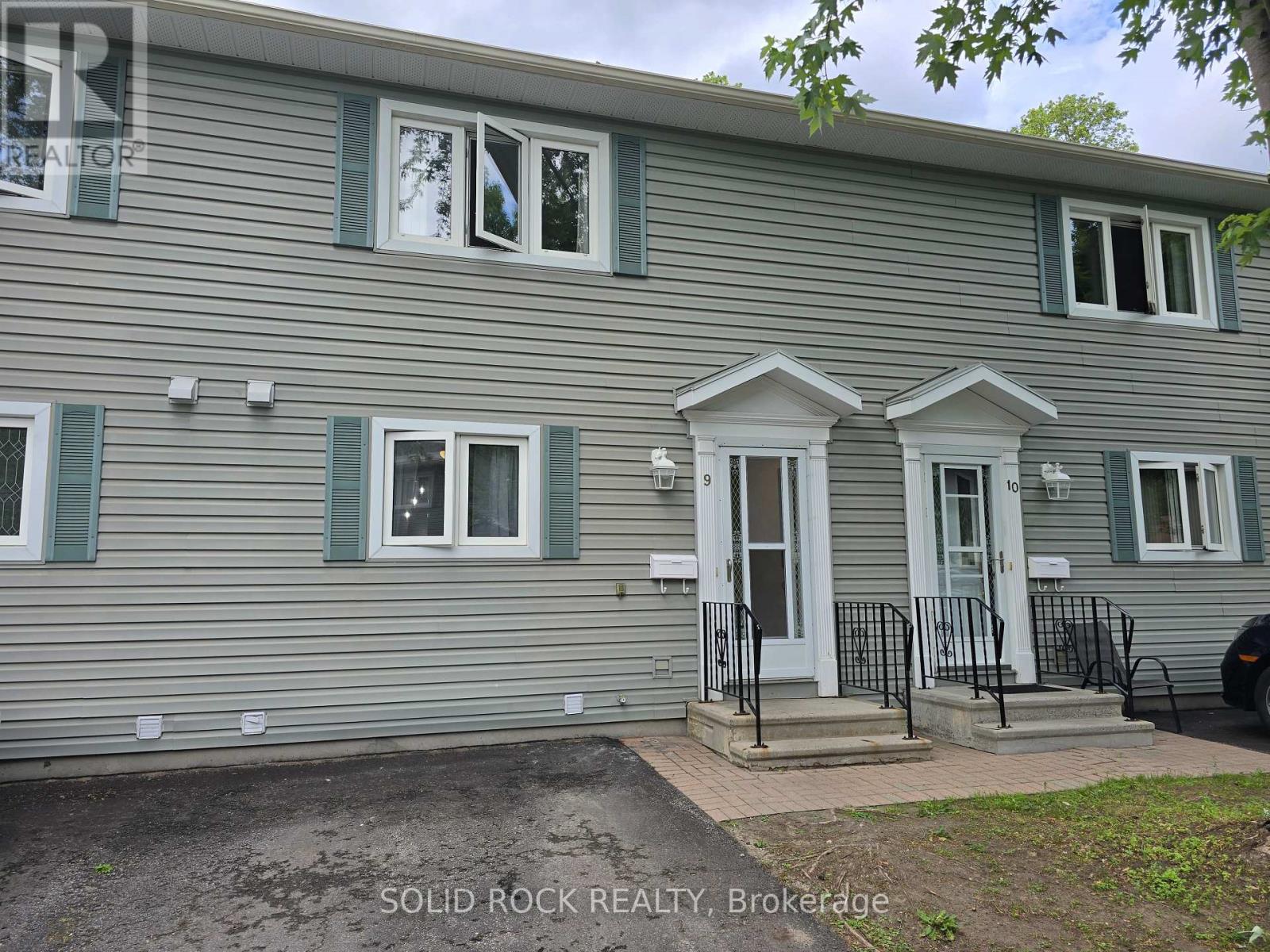 9 - 740 MORIN STREET N