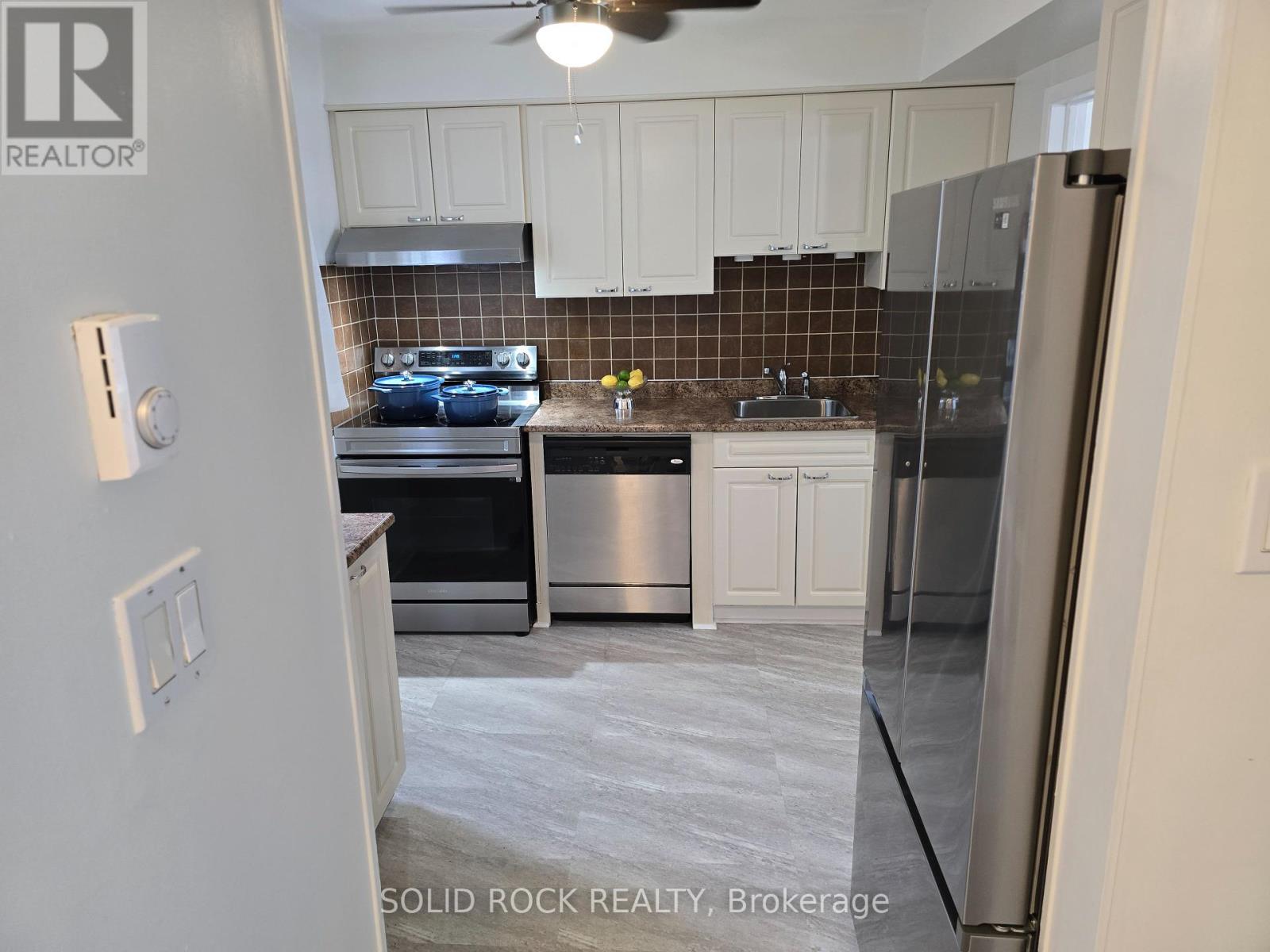 9 - 740 MORIN STREET N