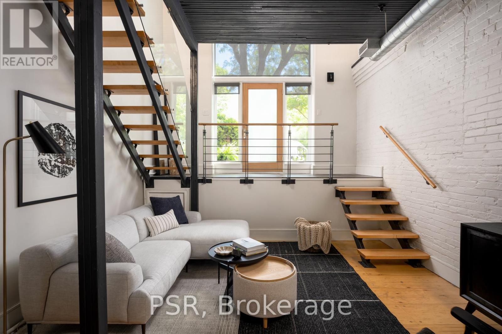 Photo 1 of 40 — 8 - 20 BROCKTON AVENUE Unit 8, Toronto (Little Portugal), ON M6K1S5