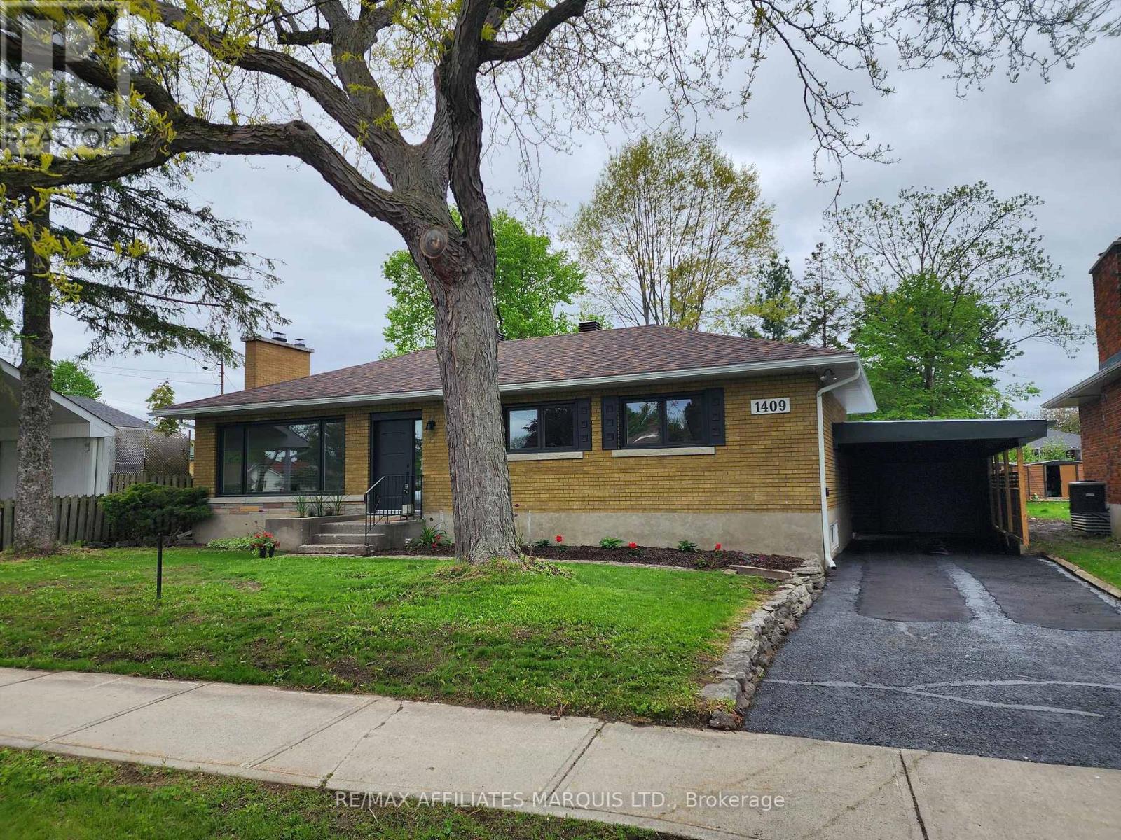1409 LEONARD AVENUE