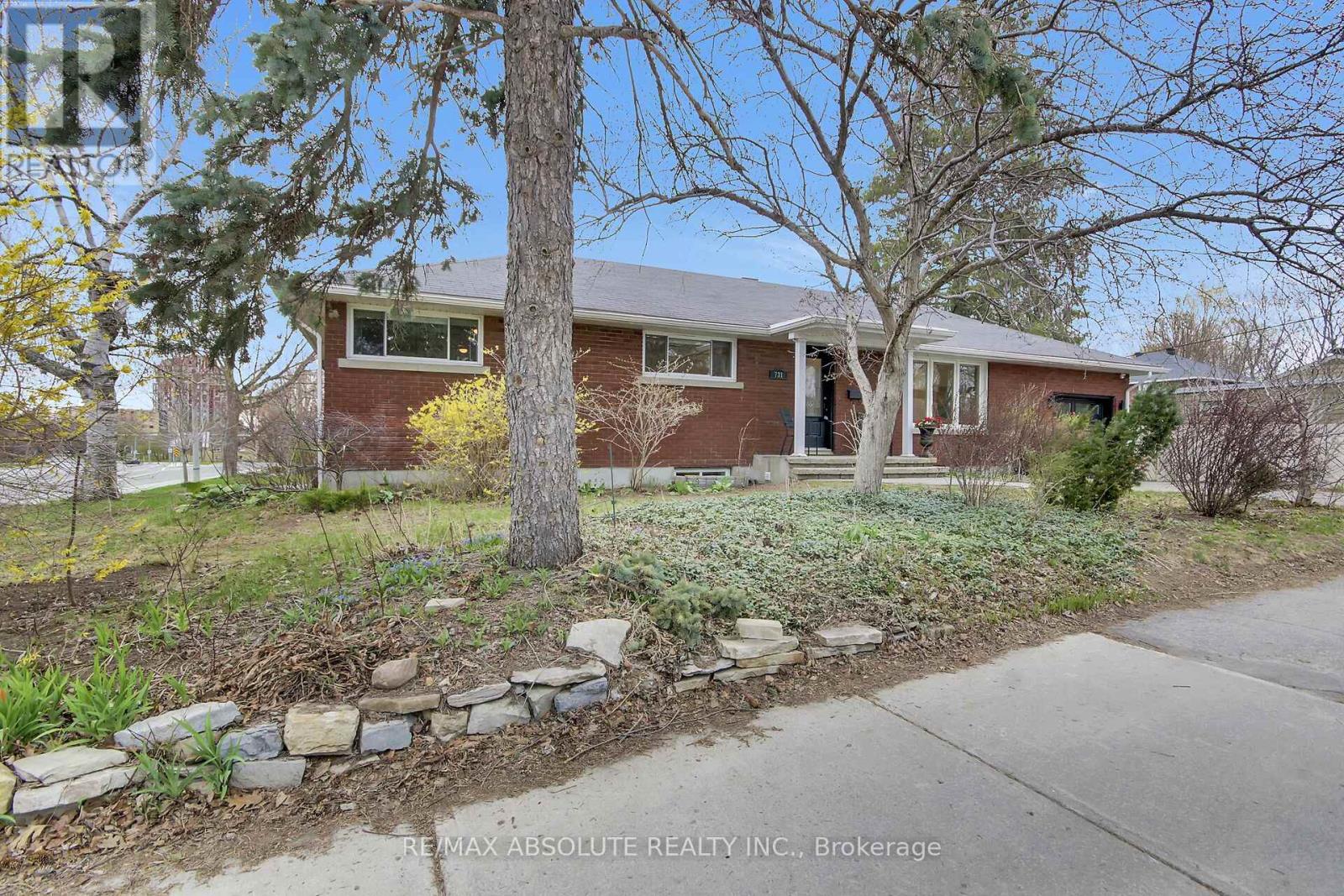 731 DOVERCOURT AVENUE