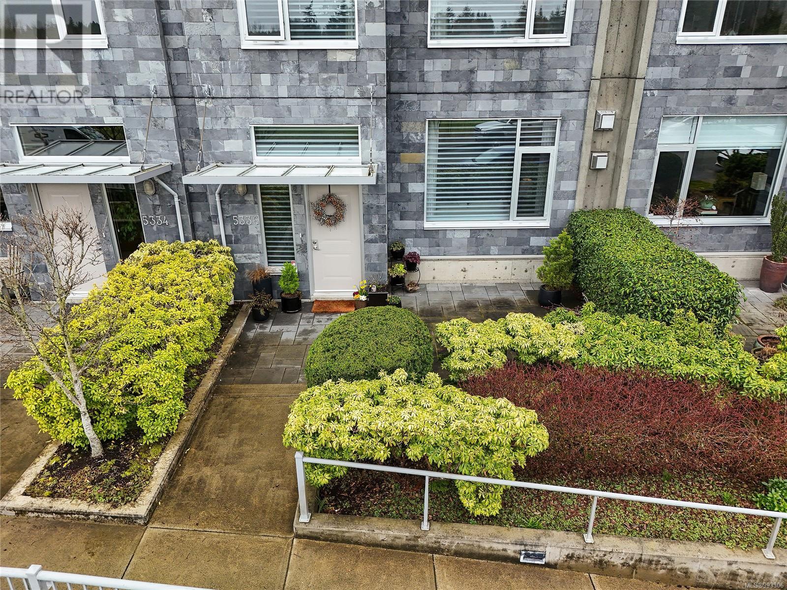 5336 Sayward Hill Cres