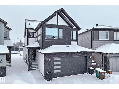 19 NETTLE CR St. Albert AB T8N7Z8