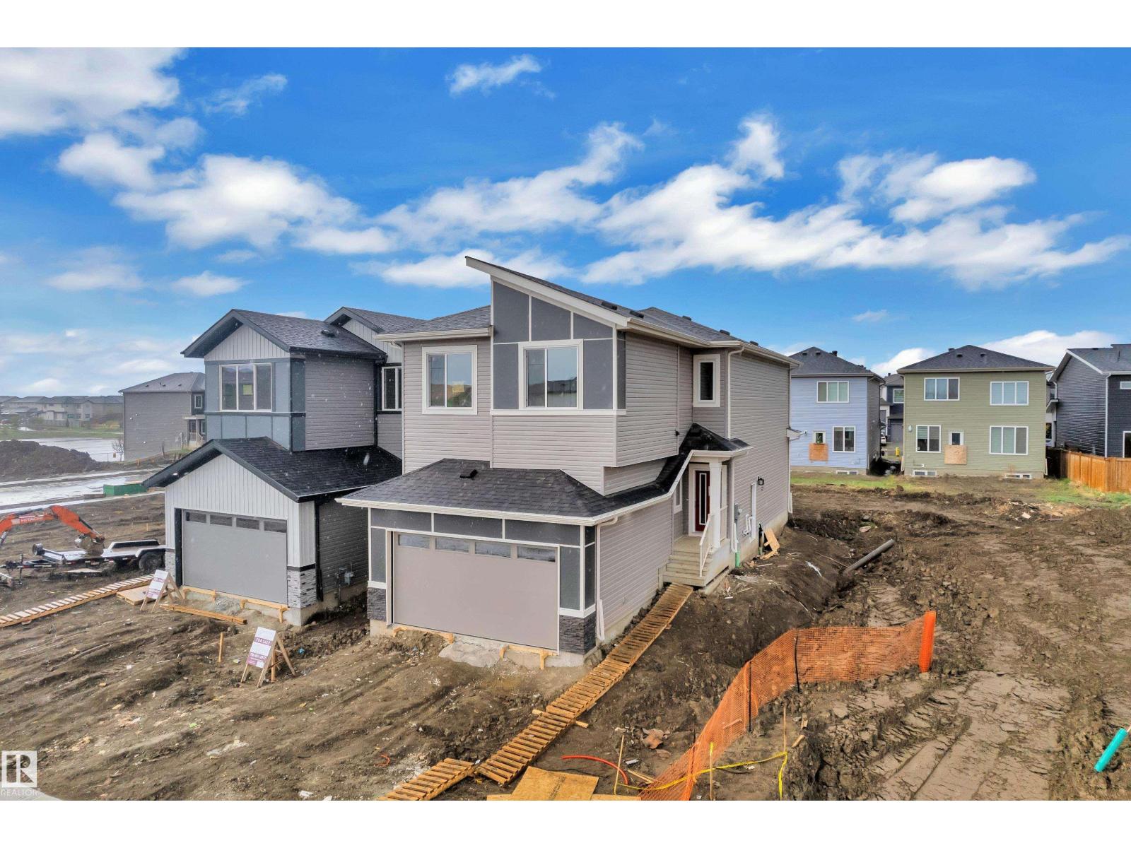 6226 45 AV
