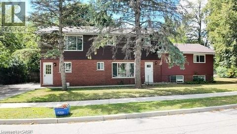 379 HOLLY Street Waterloo ON N2L4G5