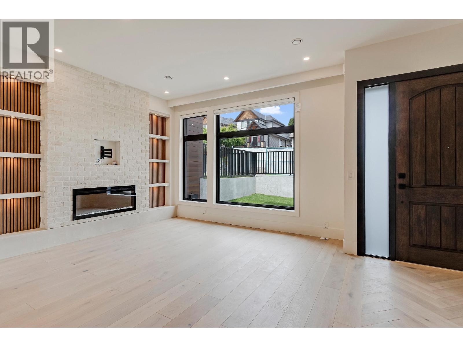 102 1038 DELESTRE AVENUE