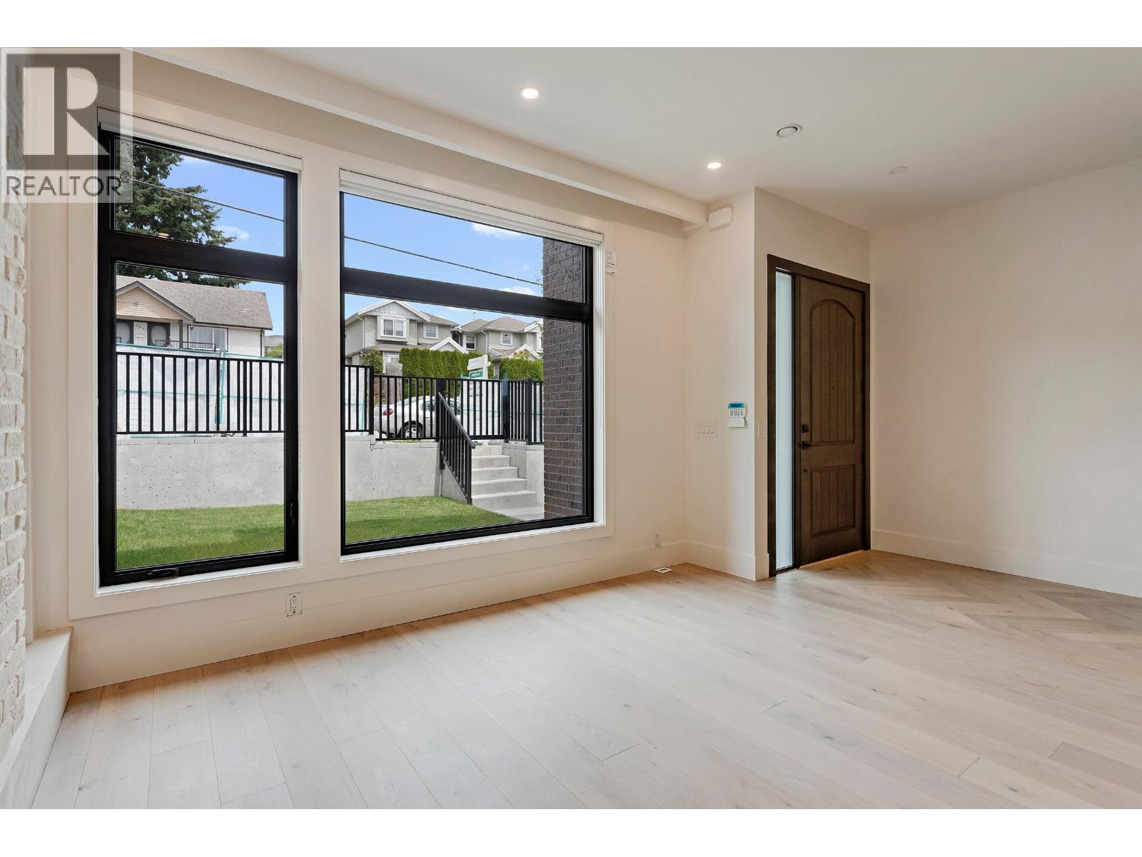 102 1038 DELESTRE AVENUE