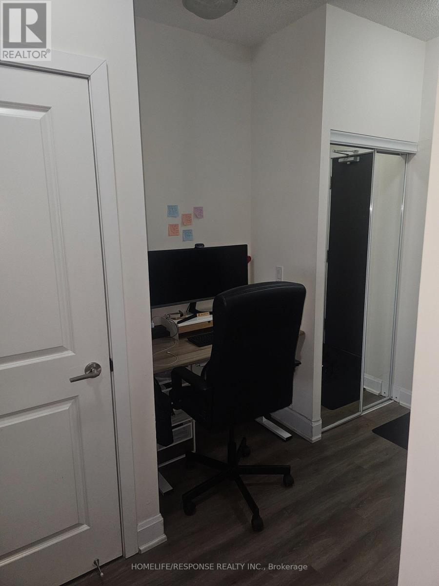 901 - 33 SHORE BREEZE DRIVE