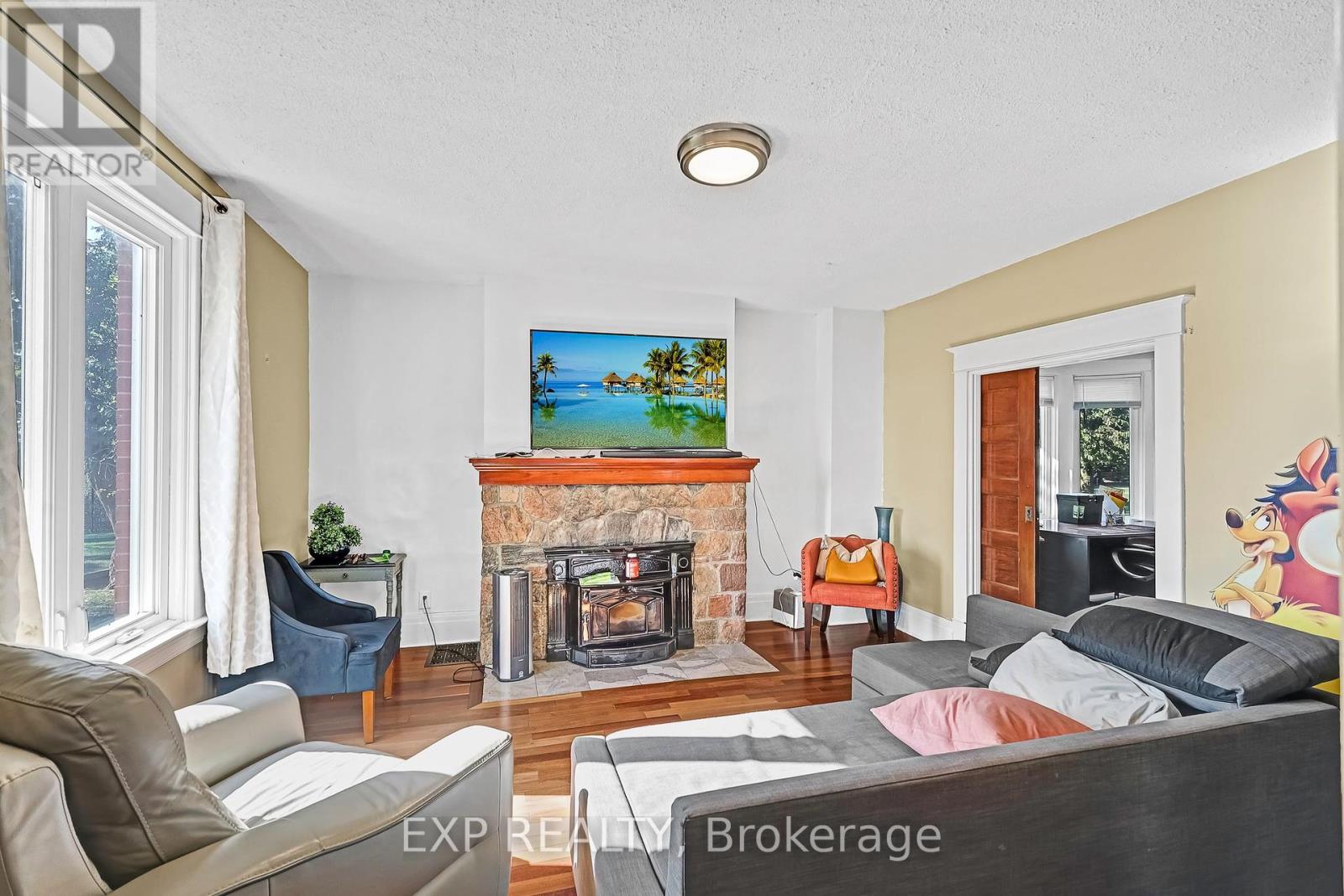 680 WINCHESTER ROAD W