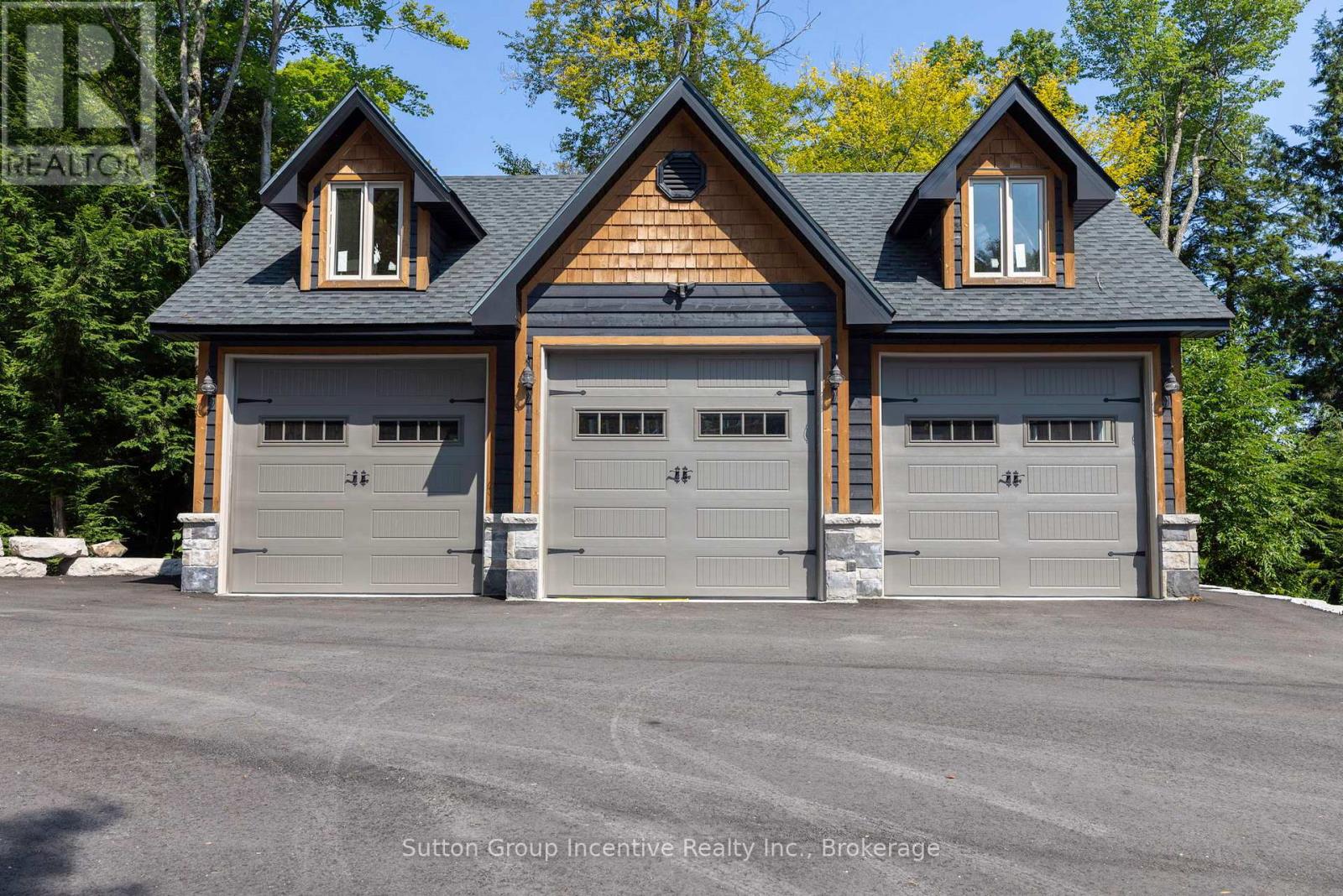15 GORDON POINT LANE