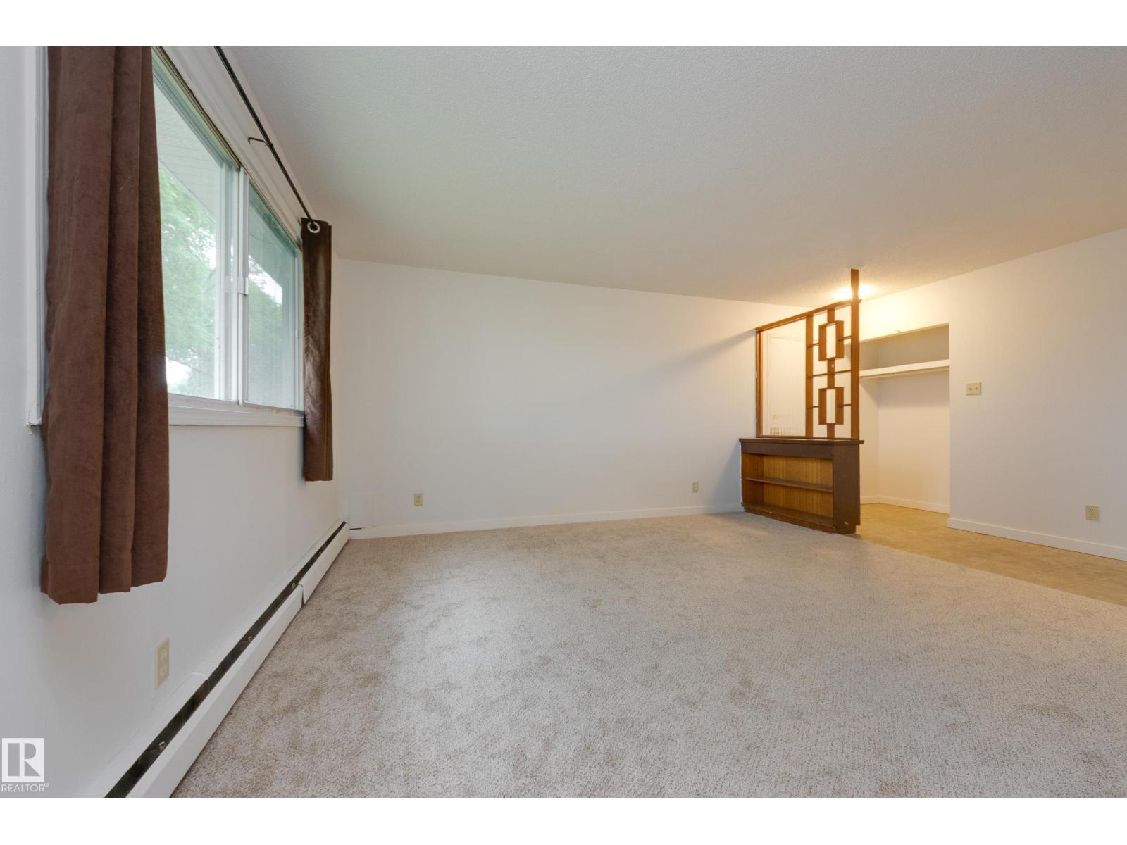 3811 116 AV NW