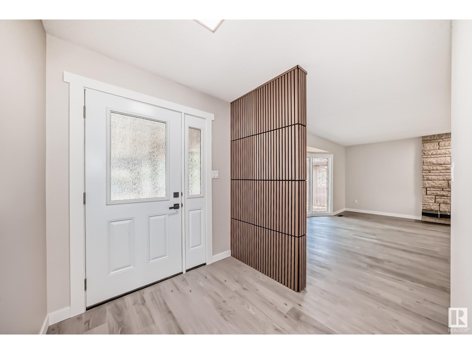 10423 35 AV NW