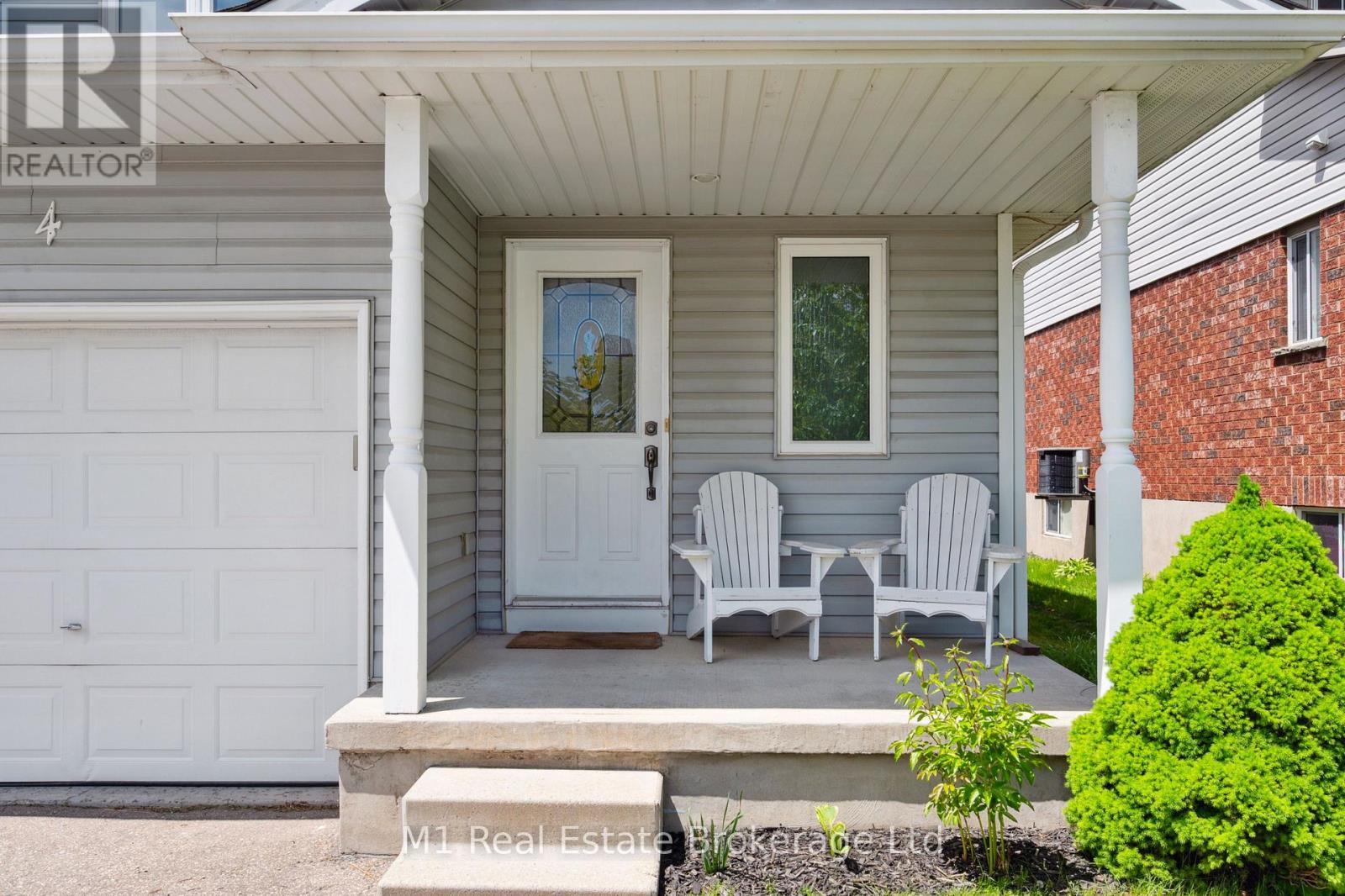 4 SANDCREEK LANE