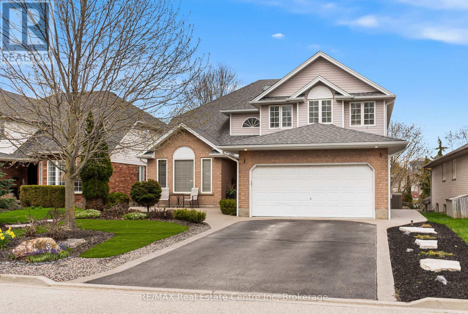 6 JEAN ANDERSON CRESCENT