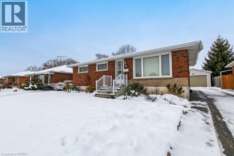 56 BALMORAL Drive Brantford ON N3R5B9
