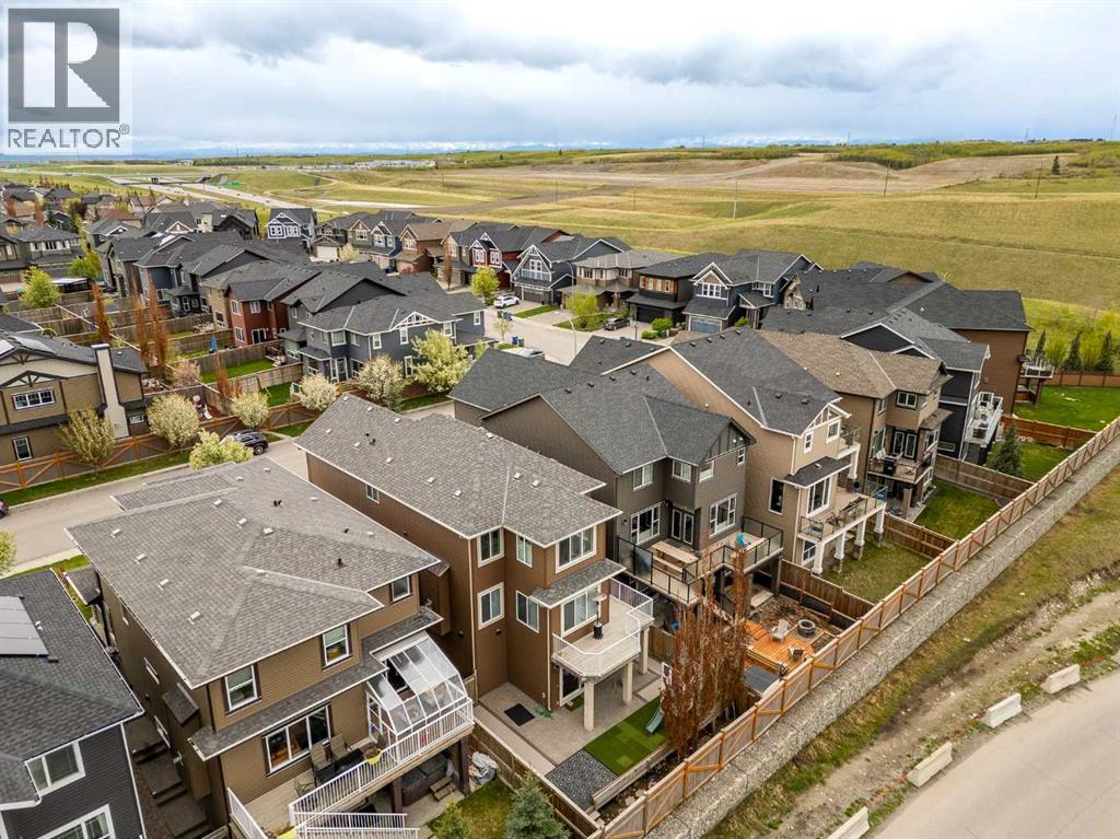 133 Cougar Ridge Close SW