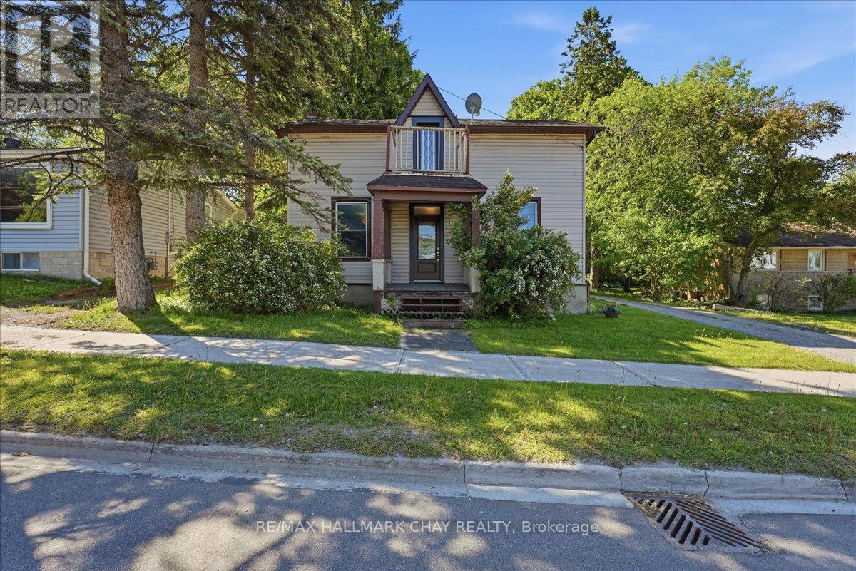 Photo 1 of 27 — 17 CHURCH STREET, Innisfil (Cookstown), ON L0L1L0