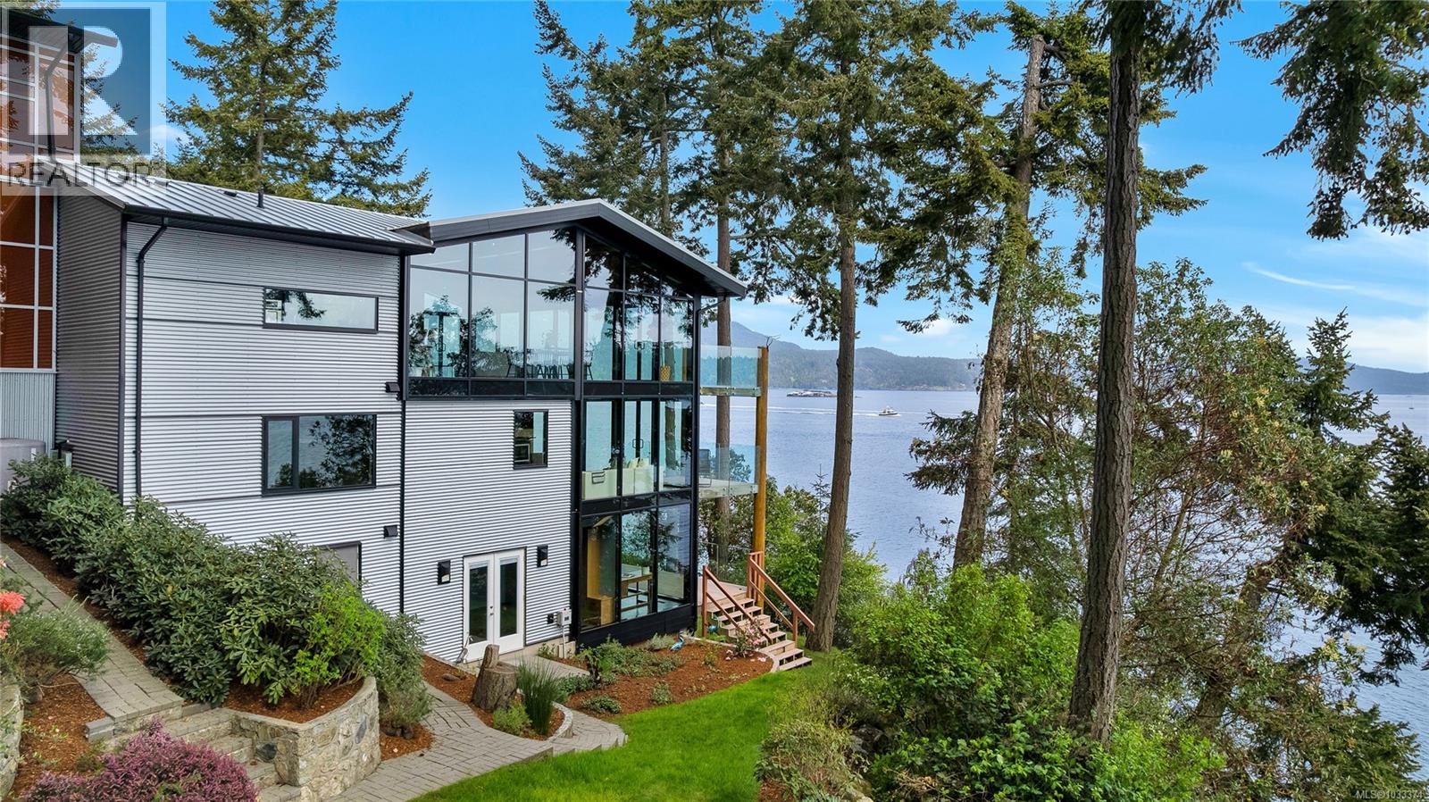 1676 Lands End Rd
