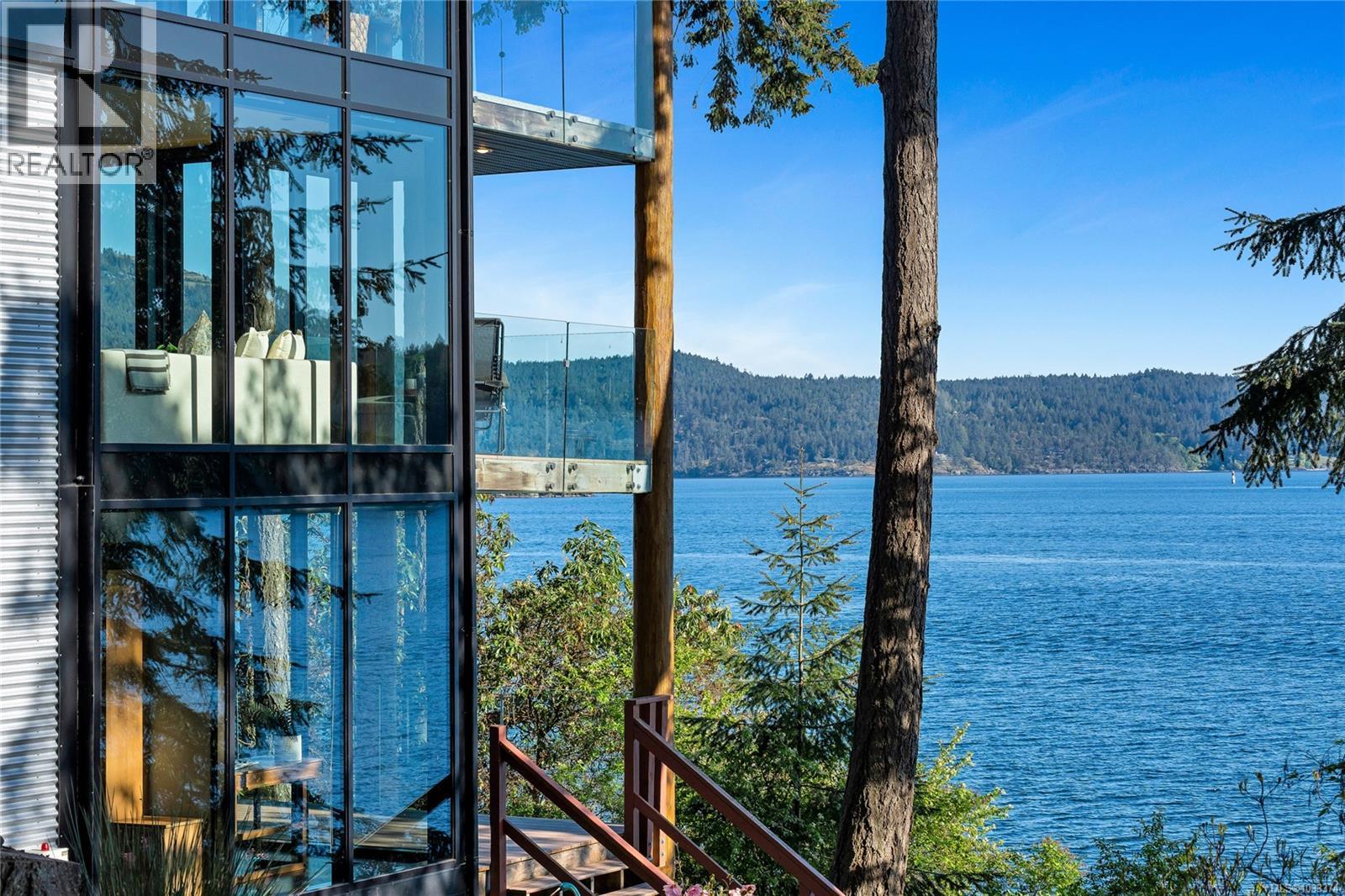 1676 Lands End Rd