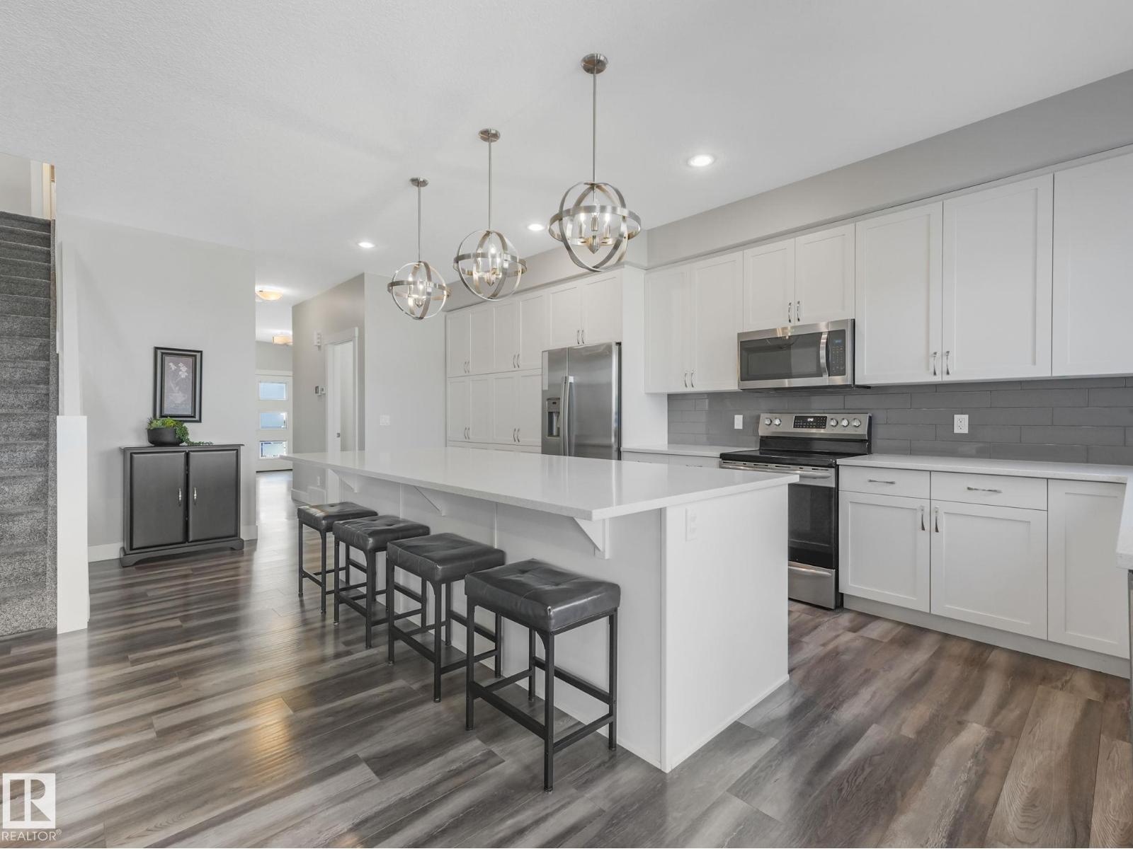 4260 CHARLES CL SW