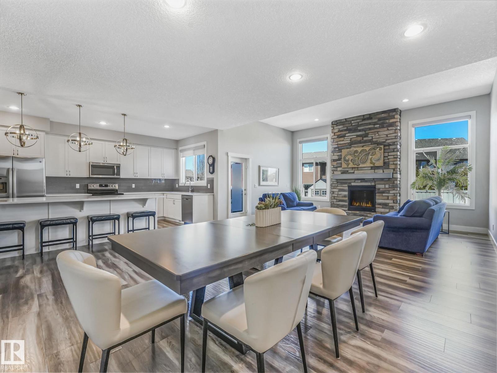 4260 CHARLES CL SW