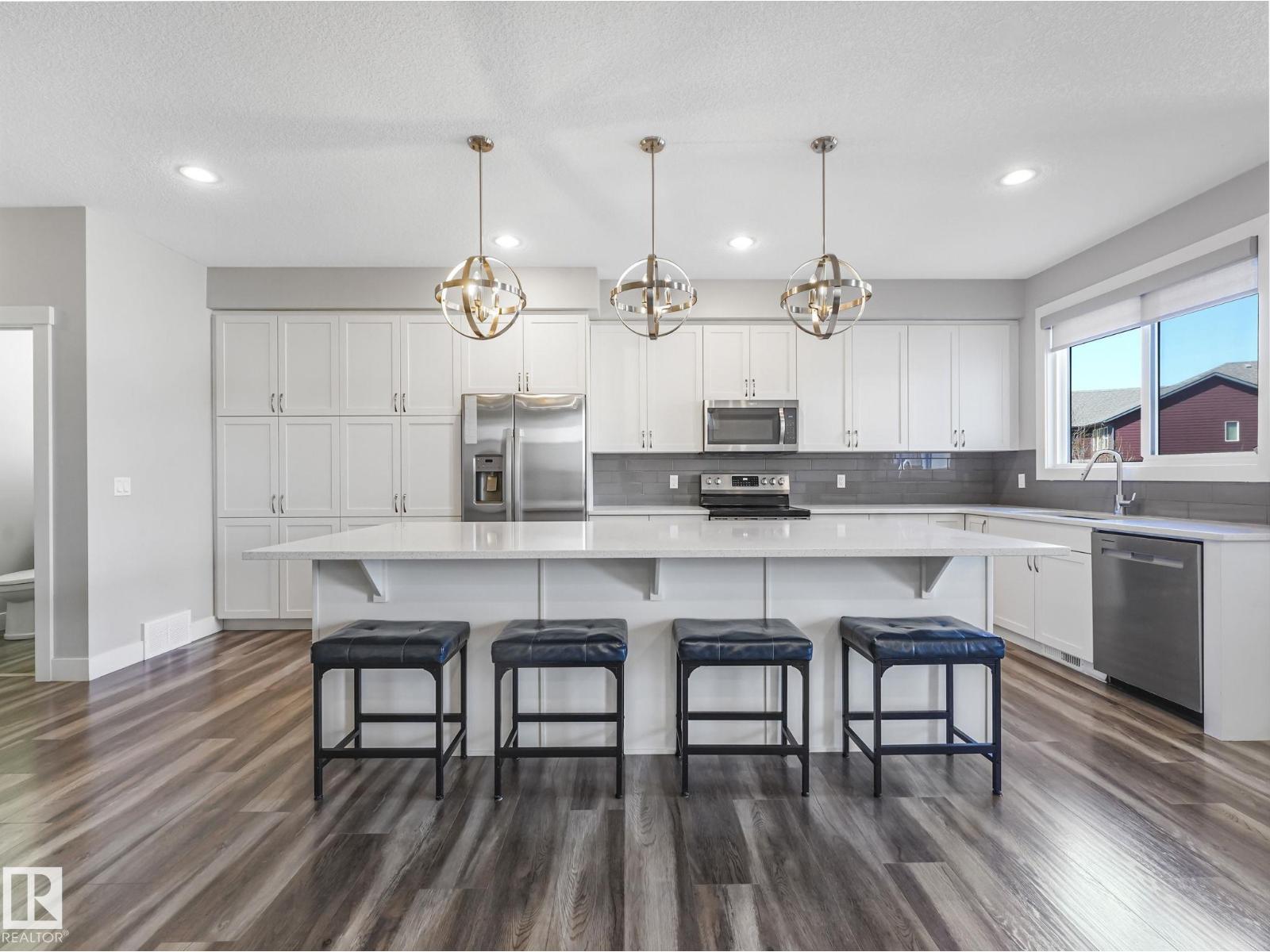 4260 CHARLES CL SW