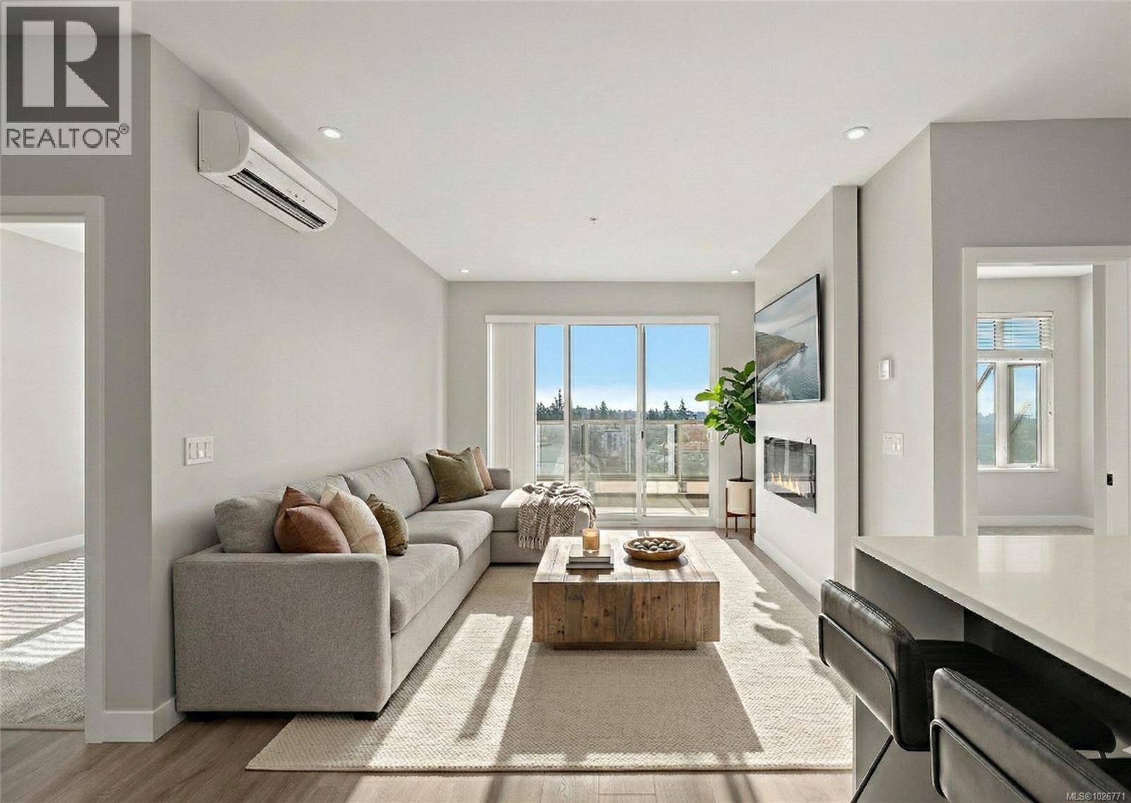 607 967 Whirlaway Cres