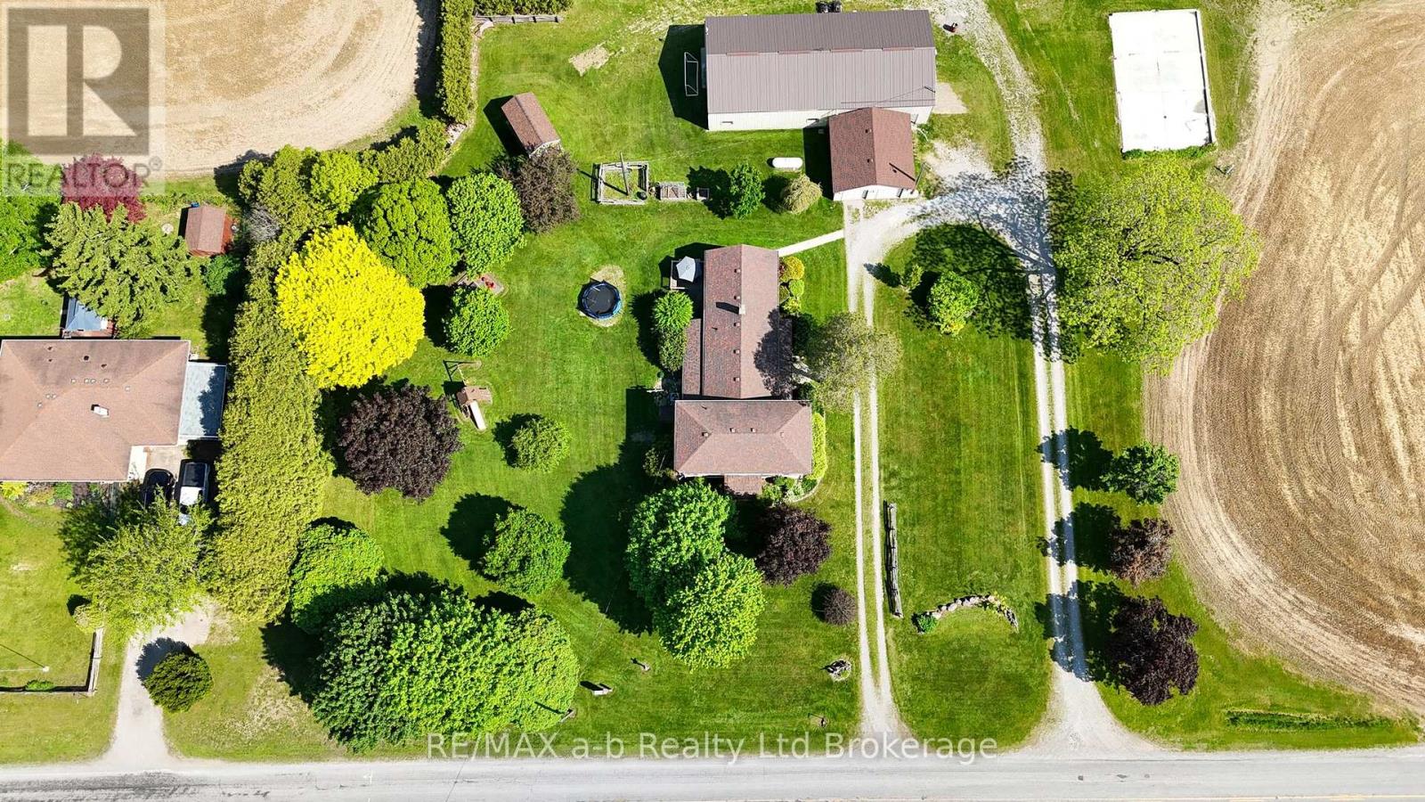1813 NORFOLK COUNTY 19 ROAD W