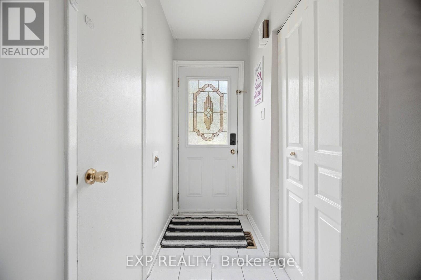33 EARLSDALE CRESCENT