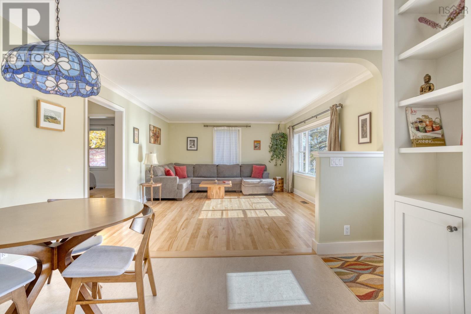 21 Lawnwood Avenue