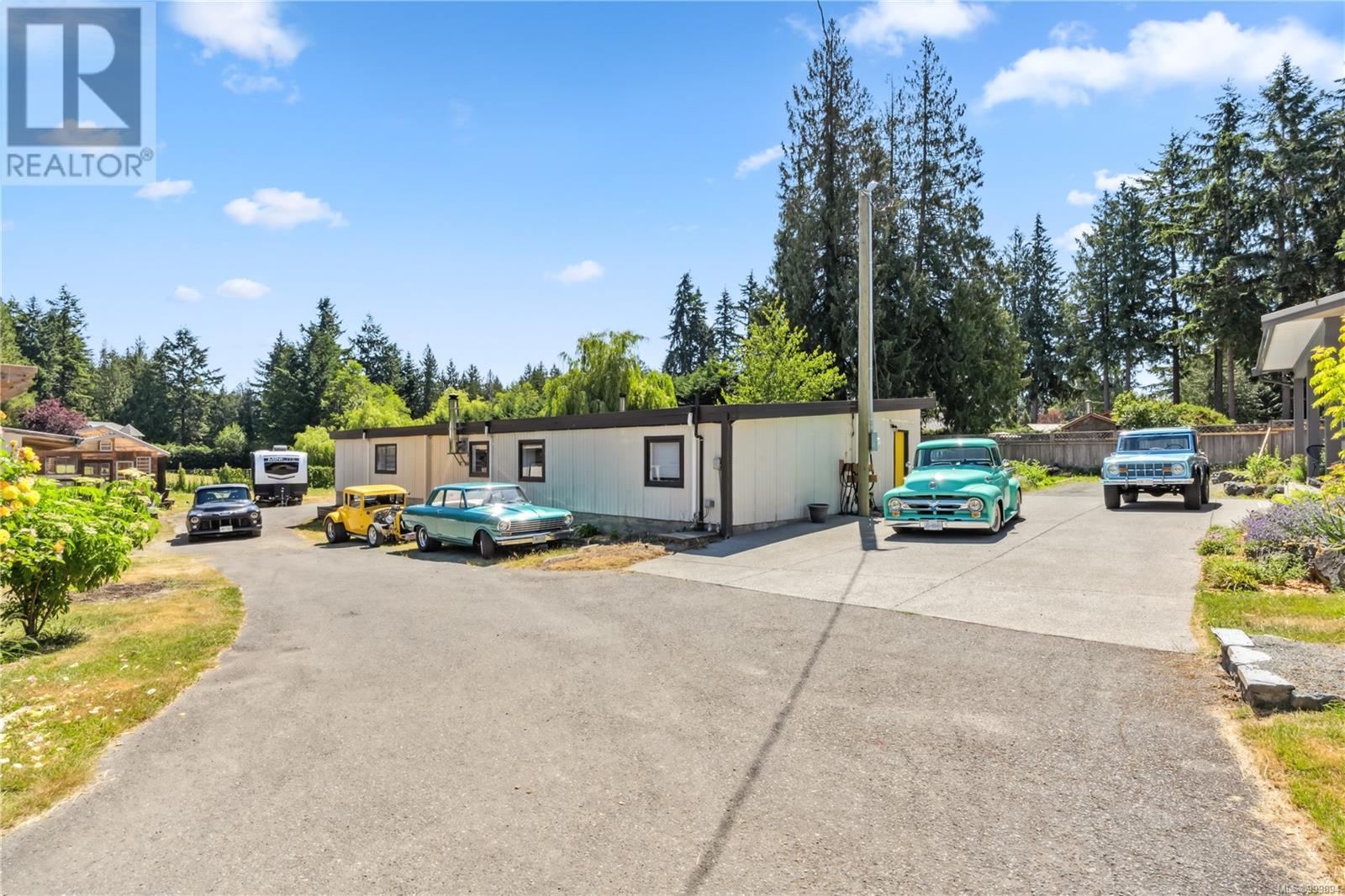 3477 Watson Ave