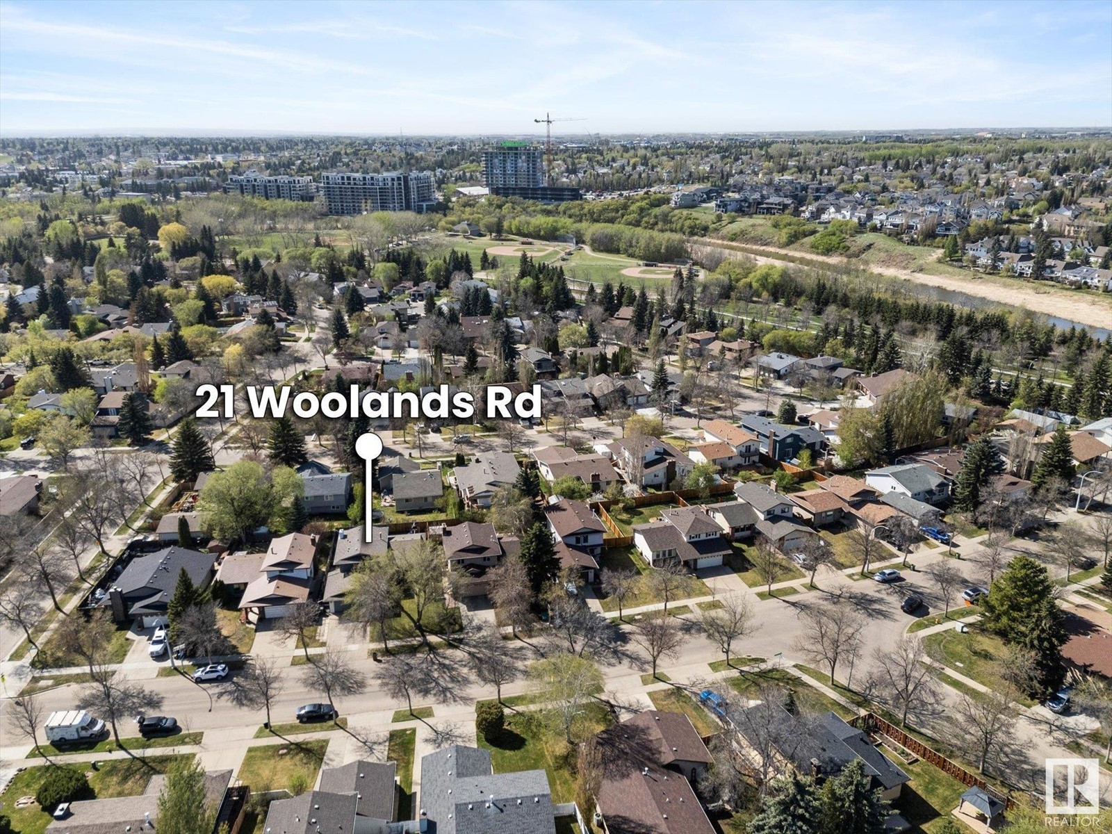 21 WOODLANDS RD
