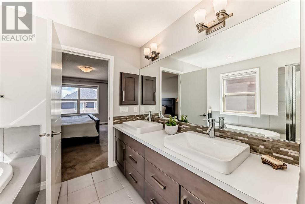22 Riviera Place
