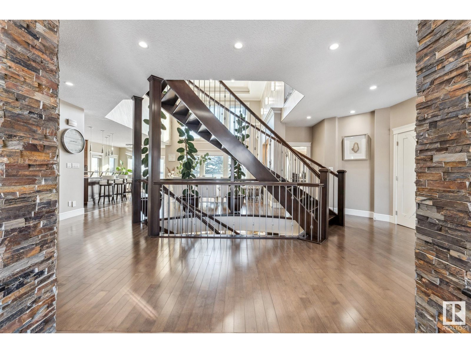 #100 54302 RGE ROAD 250