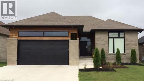 613 SWEETBAY Crescent Sarnia ON N7S0B3