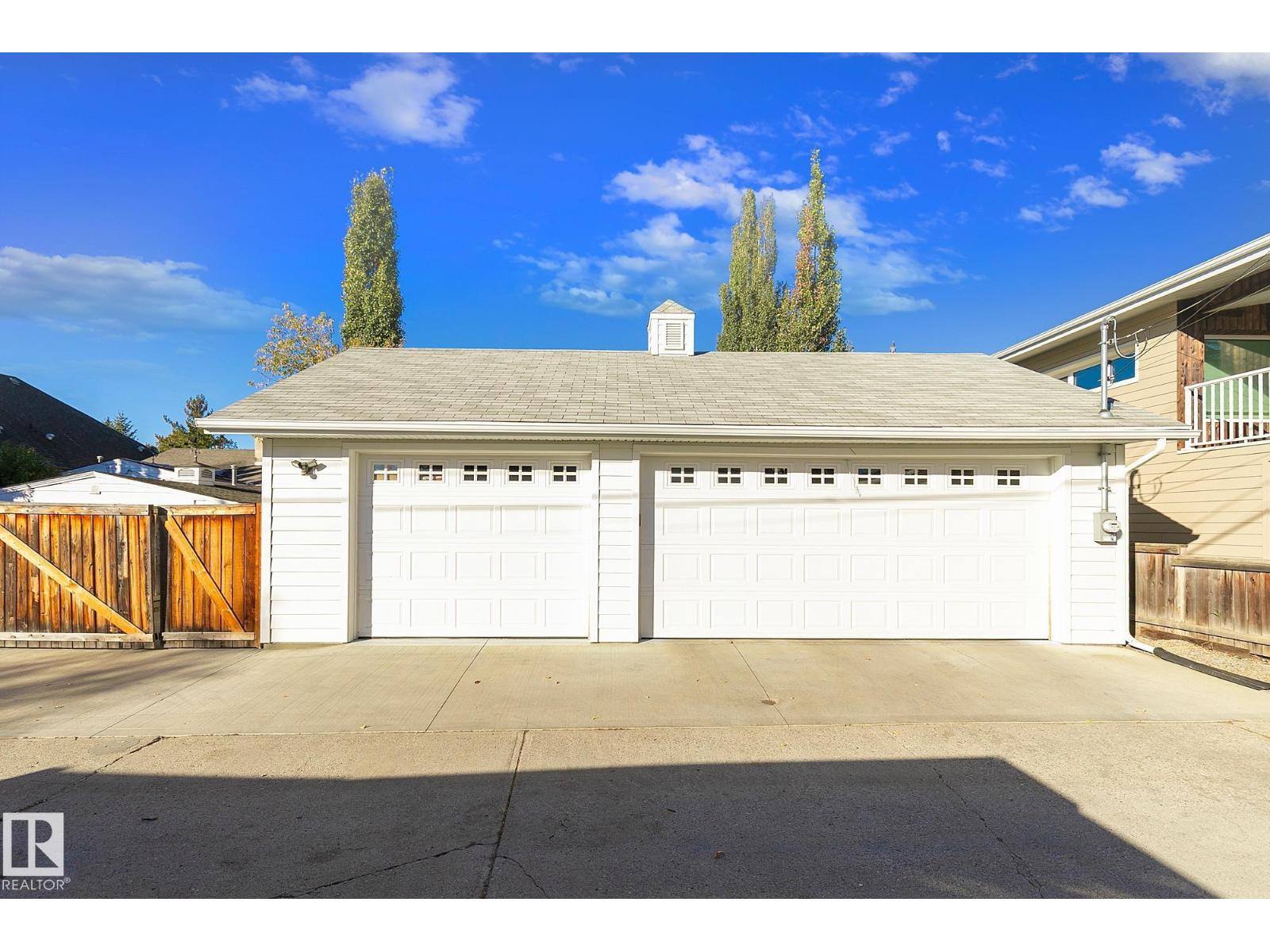 10611 137 ST NW
