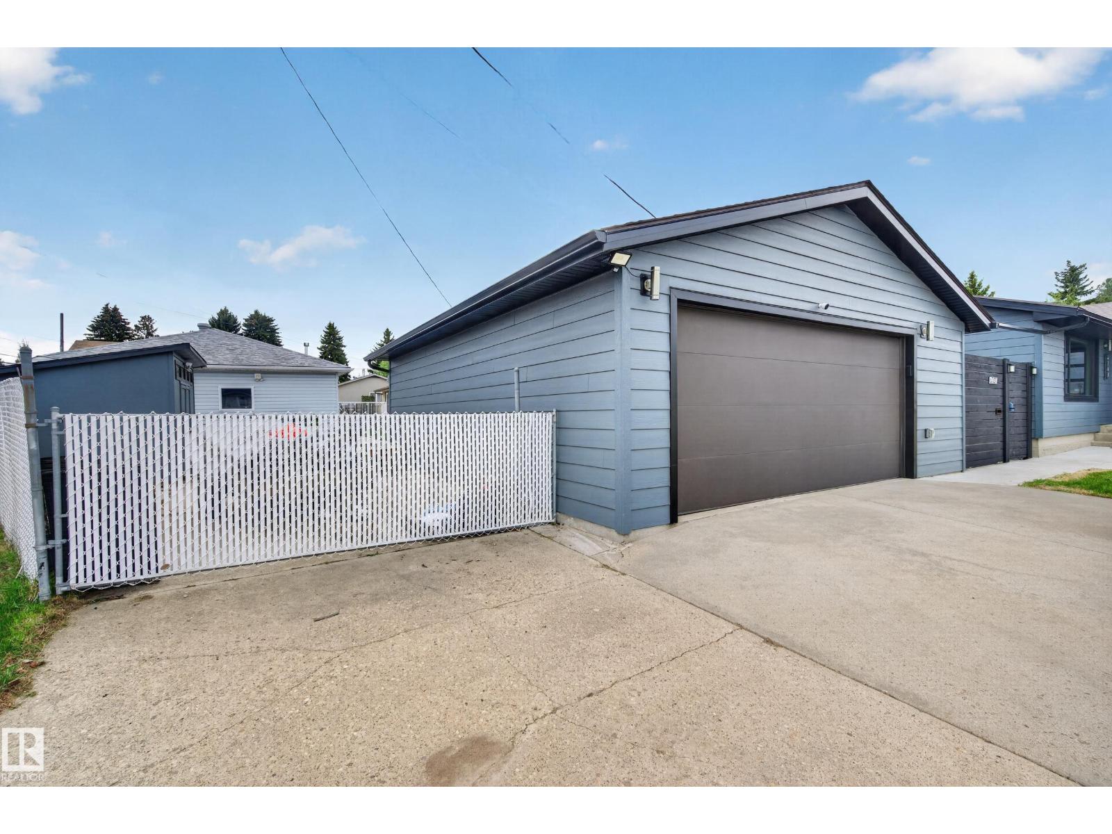 6707 92B AV NW
