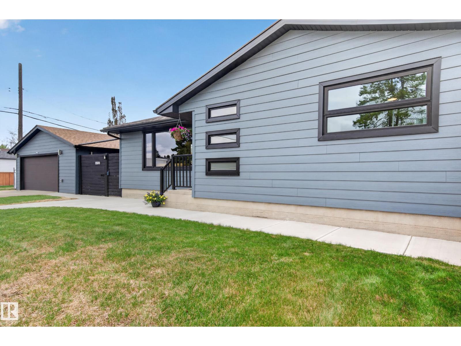 6707 92B AV NW