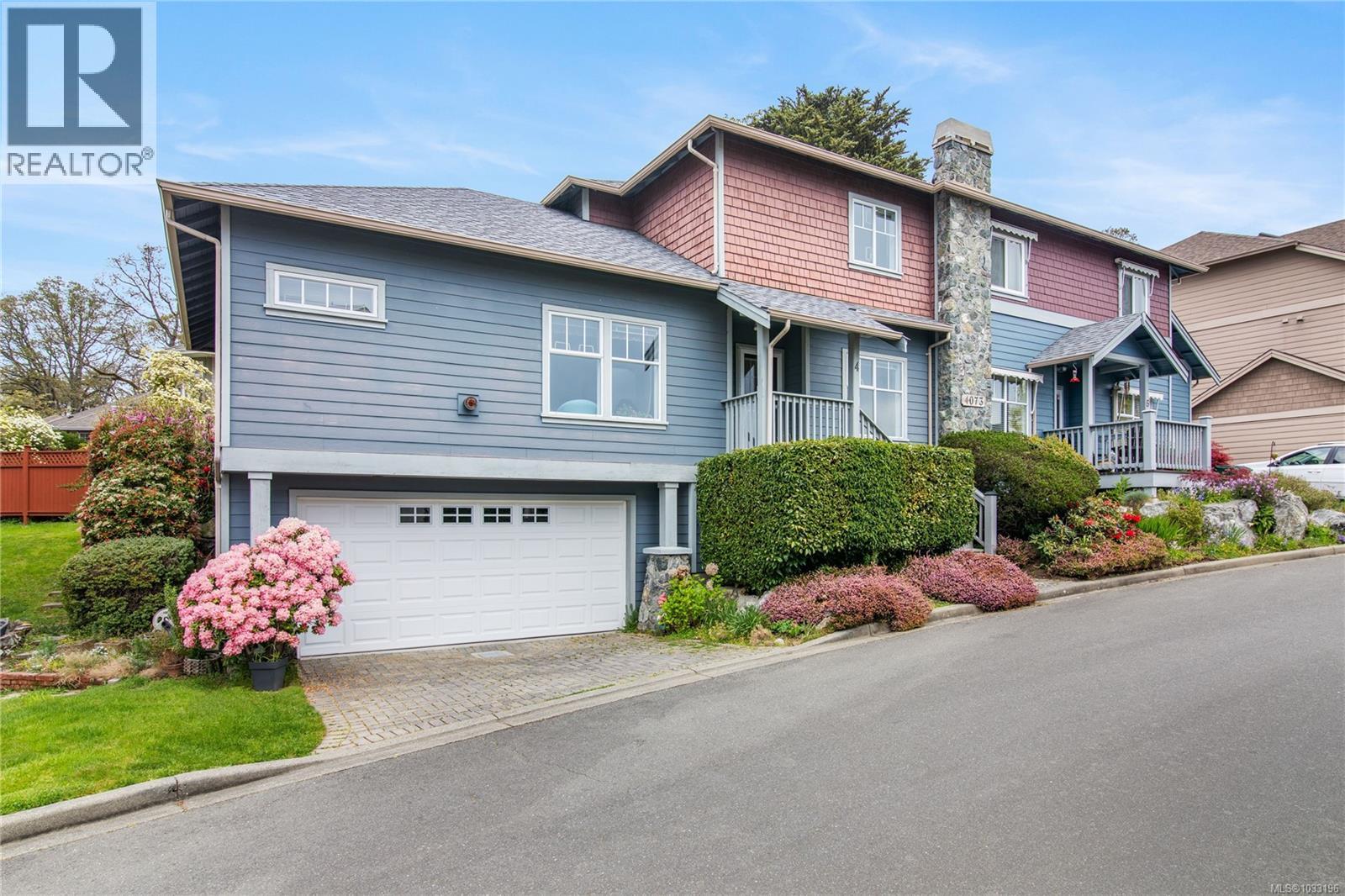 4 4073 Blackberry Lane