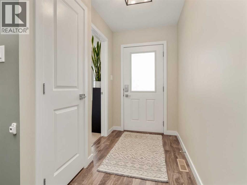 218 Grassland Boulevard W